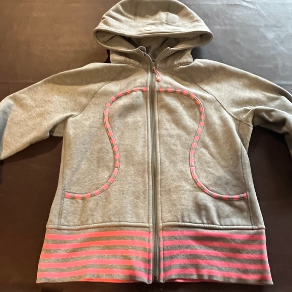 💥buy 2 Get 1 Free💥 Lululemon Scuba Sweater Hoodie Size 8 - Picture 1 of 6